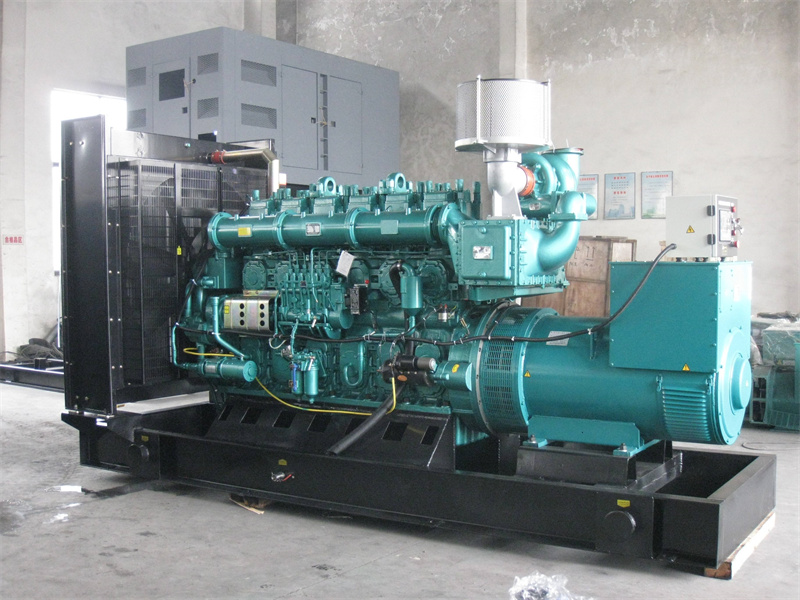 如东200KW 柴油发电机的油耗是多少？